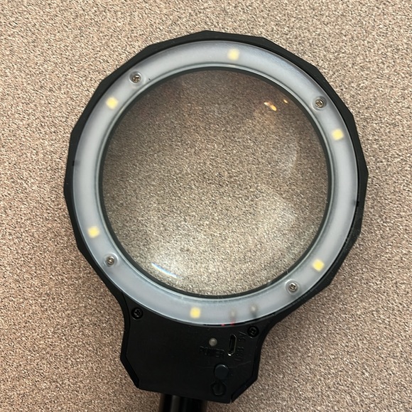 Magnifying desk lamp - Picture 4 of 9